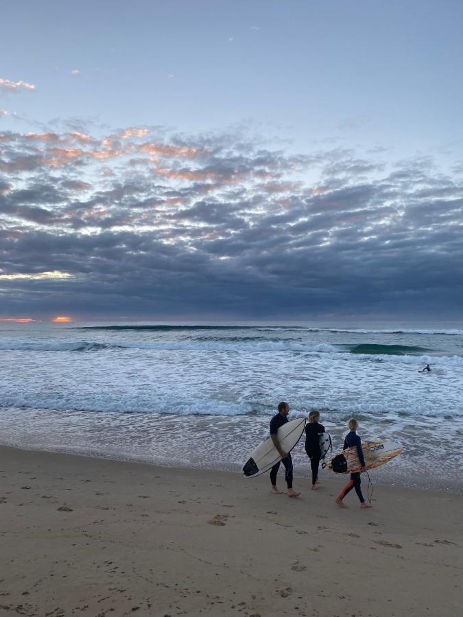 Dolphins Backpackers Hostel Sunshine Beach Exterior foto